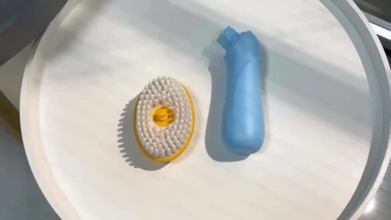 Offre spéciale shampoing chien nettoyage outils de toilettage brosse de bain pour animaux de compagnie